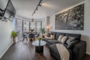 New Large Modern Apartment - City Center - 60m2 - Lift - Parking